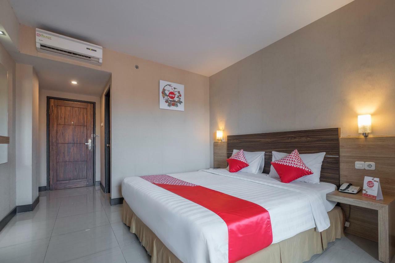 Oyo 1081 Allson City Hotel Makassar Extérieur photo